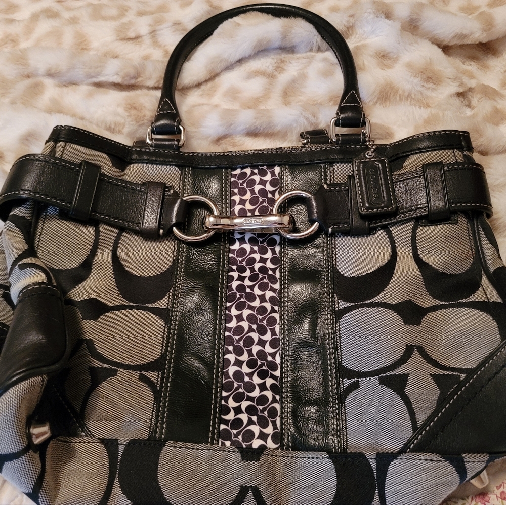 COACH HAMPTONS SIGNATURE HANDBAG/CARRY-ALL AUTHENTIC